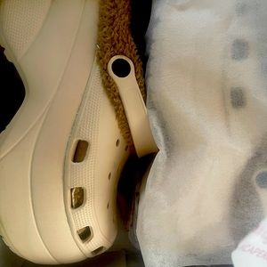 Insulated Platform Clogs